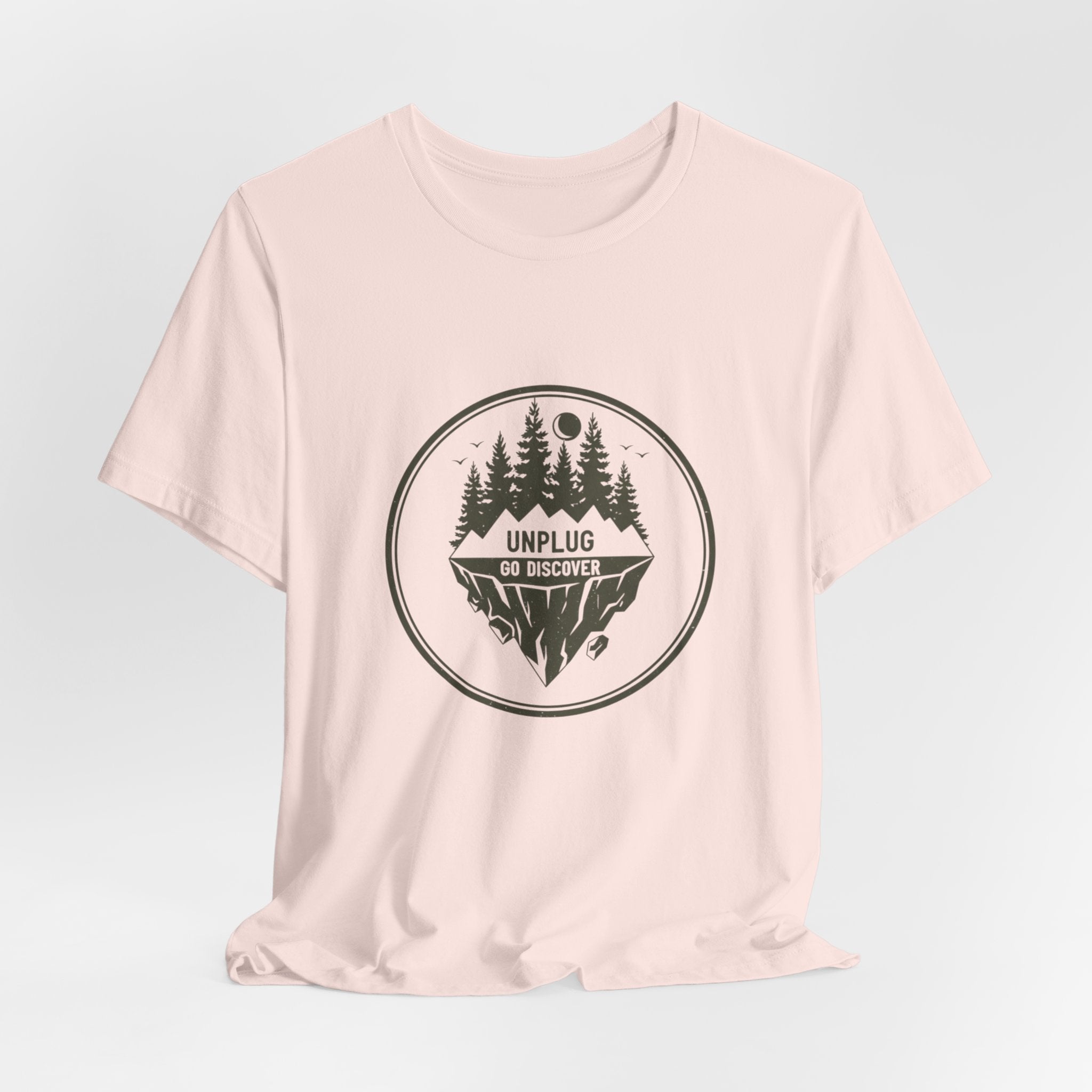 Unplug & Go Discover T-Shirt | Retro Adventure Badge Tee | Nature Escape Shirt for Outdoor Enthusiasts